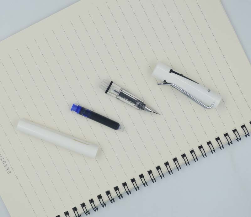 YB-9095可替墨囊式钢笔