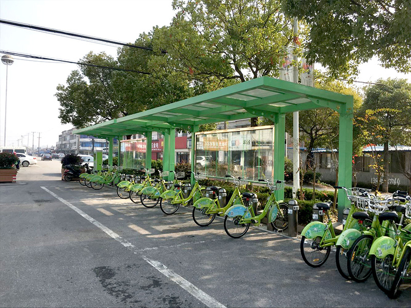 海门市政府在场部设置的公共自行车方便居民出行