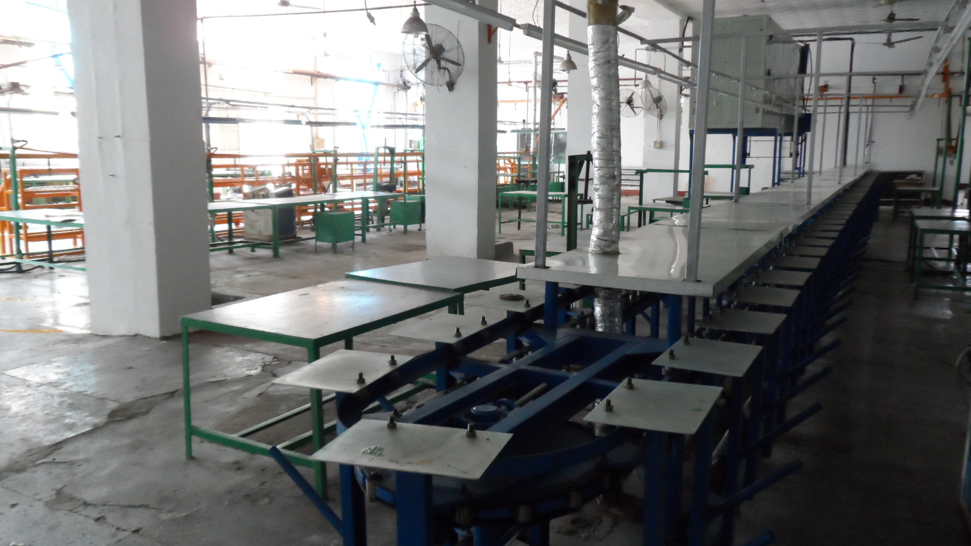 In 1996,the other factory was founded,the office and workshops are bigger.