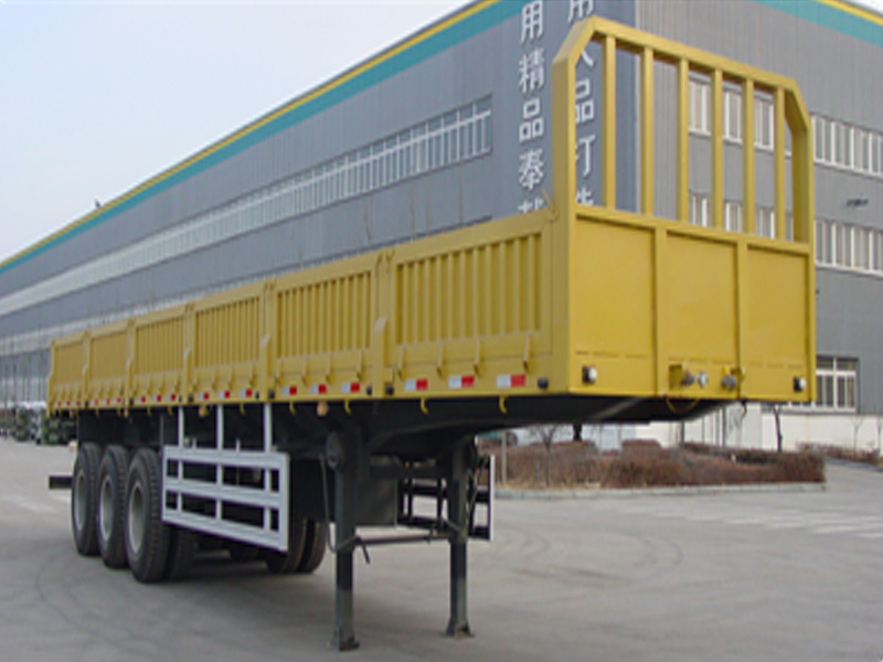 Cargo semi trailer