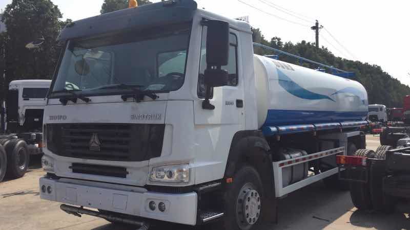 Sinotruk brand 4x2 water tanker truck 8cbm price