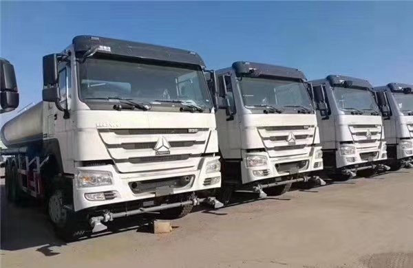 豪沃20方洒水车
