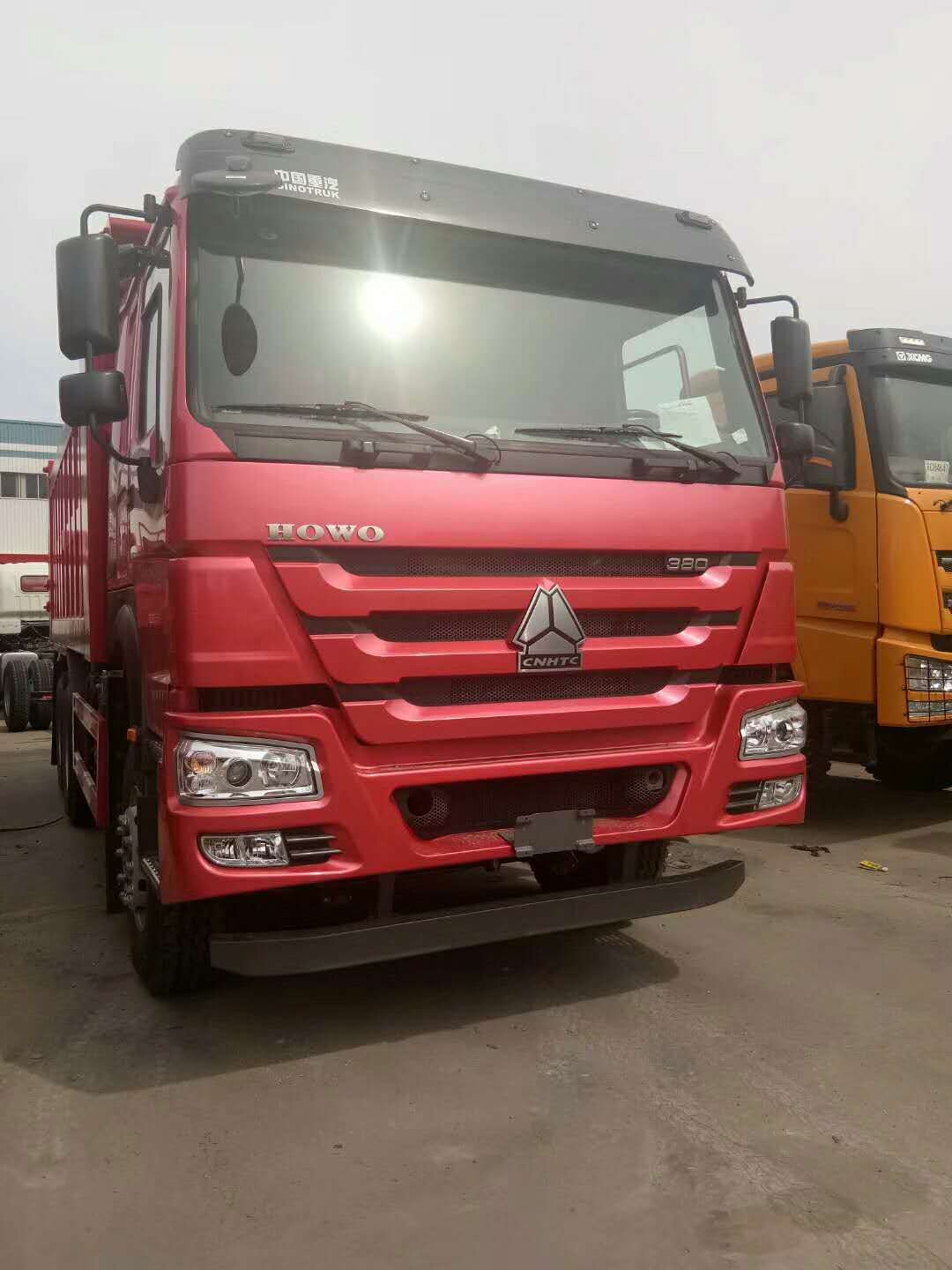 豪沃自卸车371马力现车促销，要的速度电话