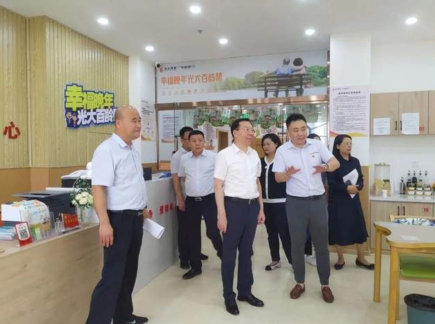 河南省平顶山市民政局党组书记、局长袁银亮一行莅临伟德国际1946bv官网洛阳机构