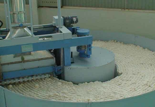 Opening cotton workshop grasping machine
