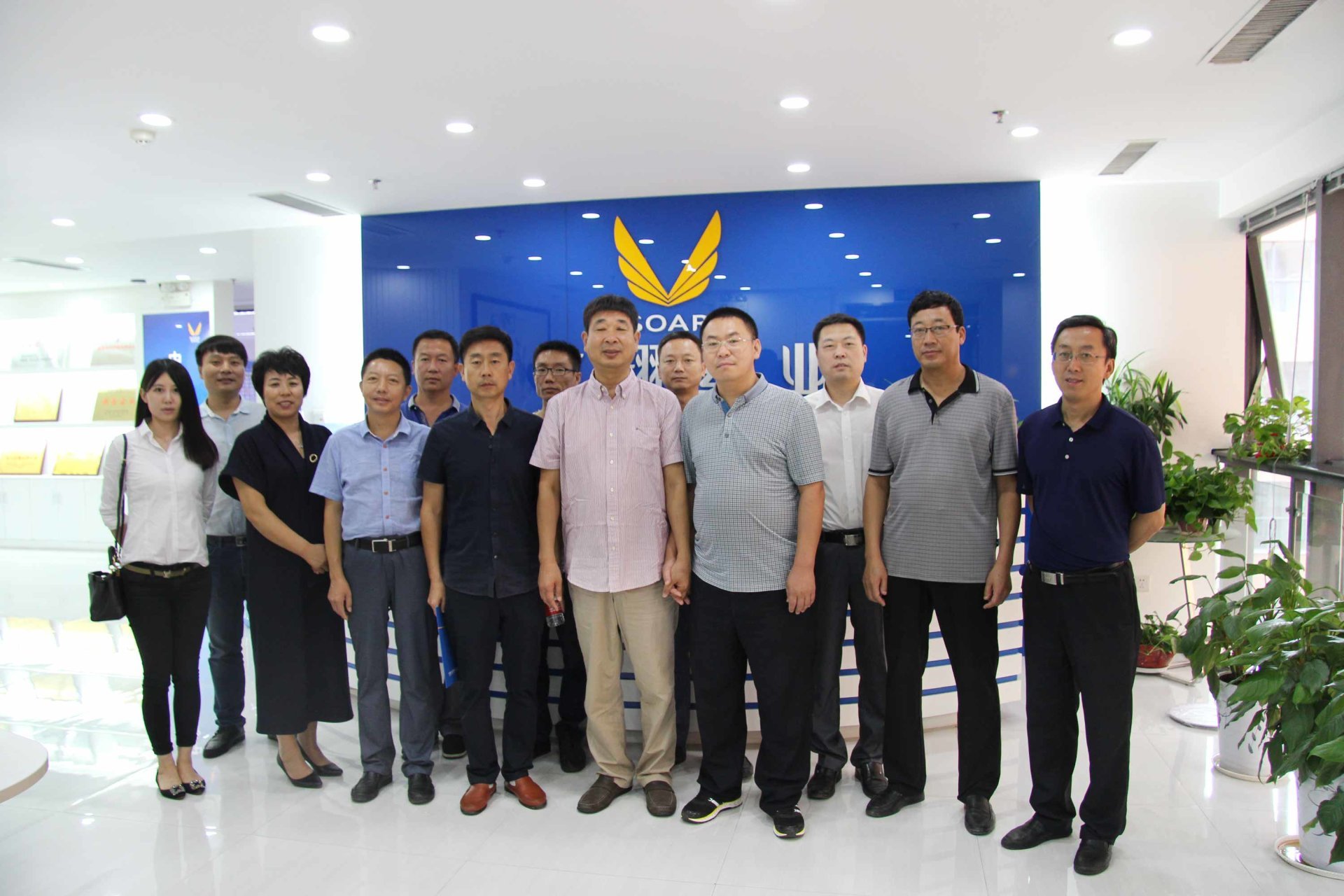 河北灤牧股份攜縣政府農業考察團蒞臨公司參觀考察