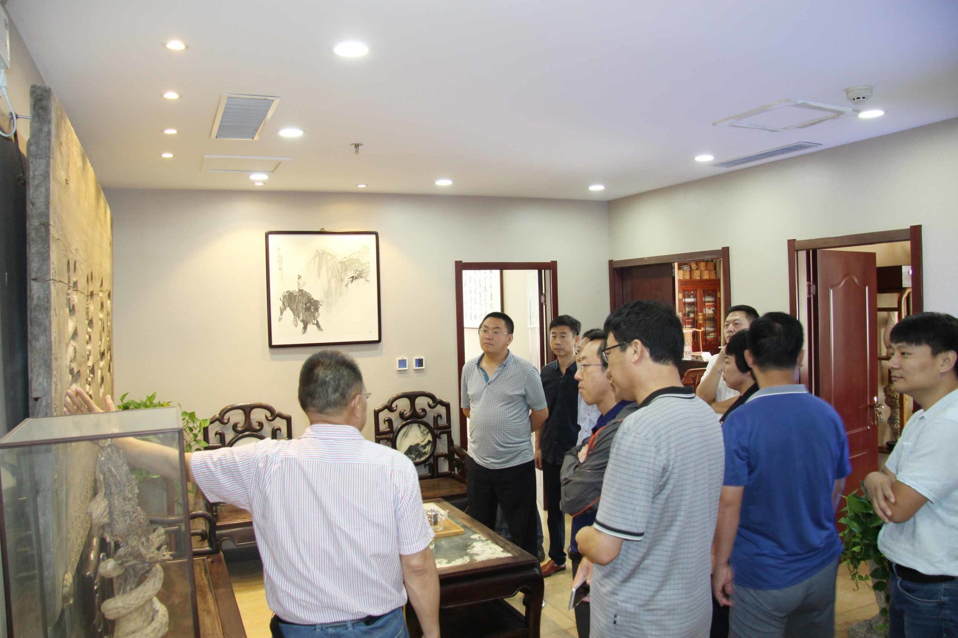 河北灤牧股份攜縣政府農業考察團蒞臨公司參觀考察