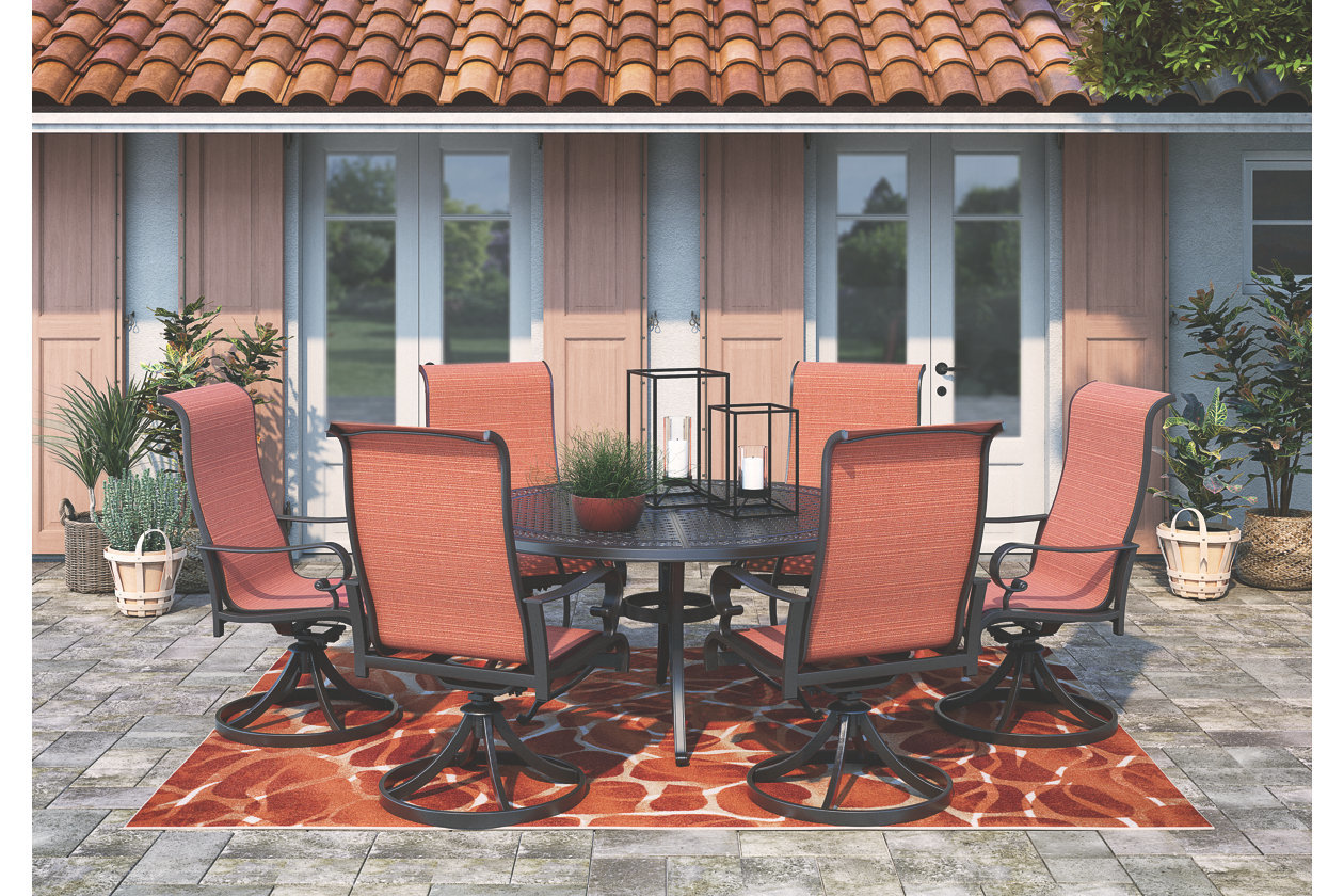 033-650 Round dining table with 032 swivel rocker chair