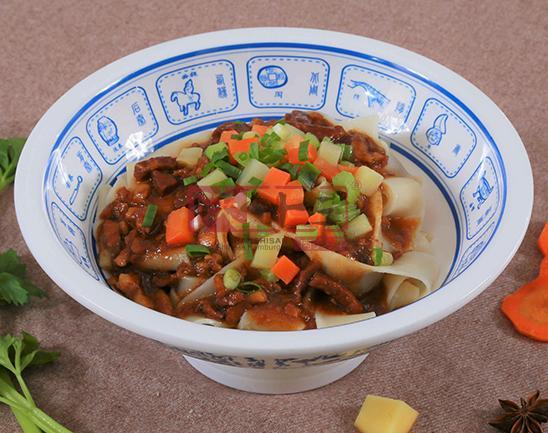 鹵肉刀削面 鹵肉刀削面