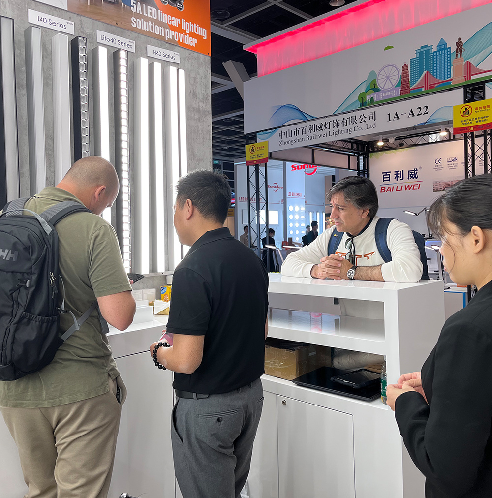 LITOFIS Wins Praise at the Hong Kong Spring Lighting Exhibition: Focusing on Linear Lights, Innovative Design Becomes the Focus