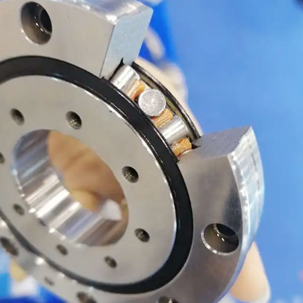 RU series crossed roller bearings