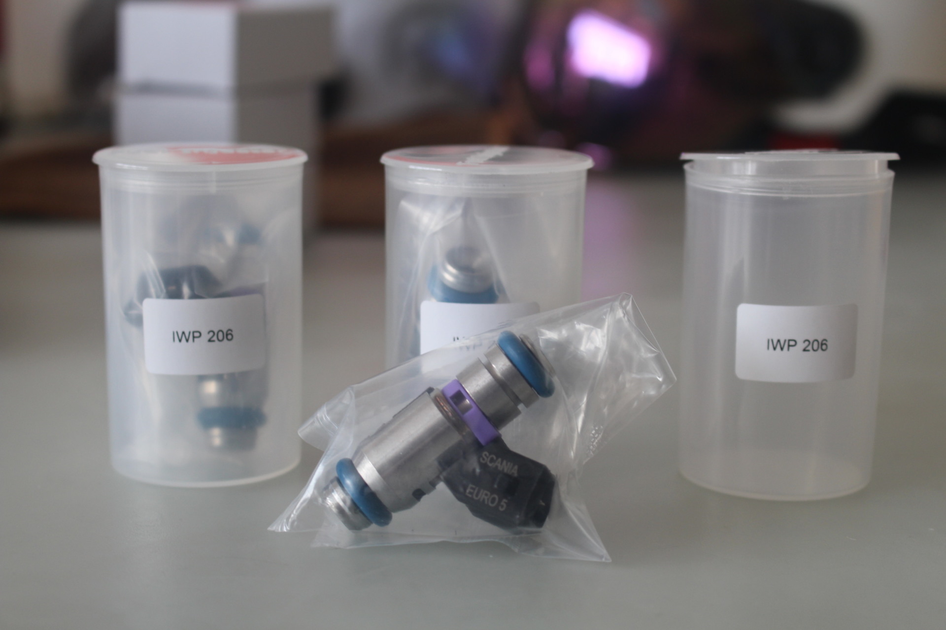 Fuel injector