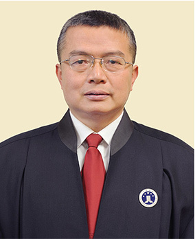 张昆平 张昆平