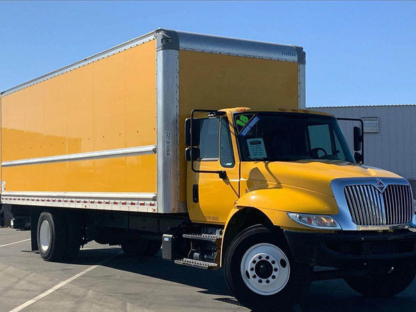 24’ bobtail trucks flat or enclosed