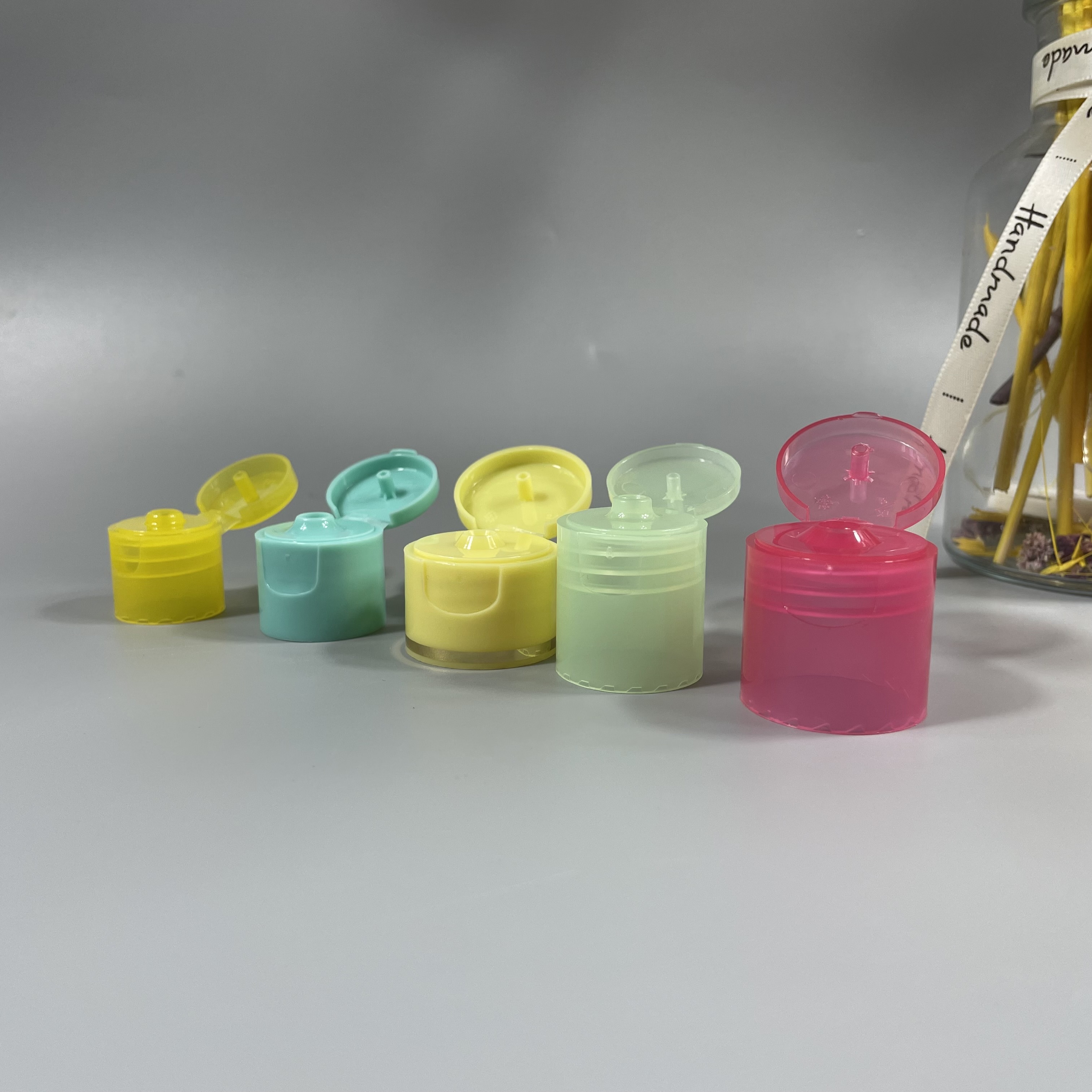 Free sample 20mm 24mm 28mm neck flip top cap for cosmetic bottle packing