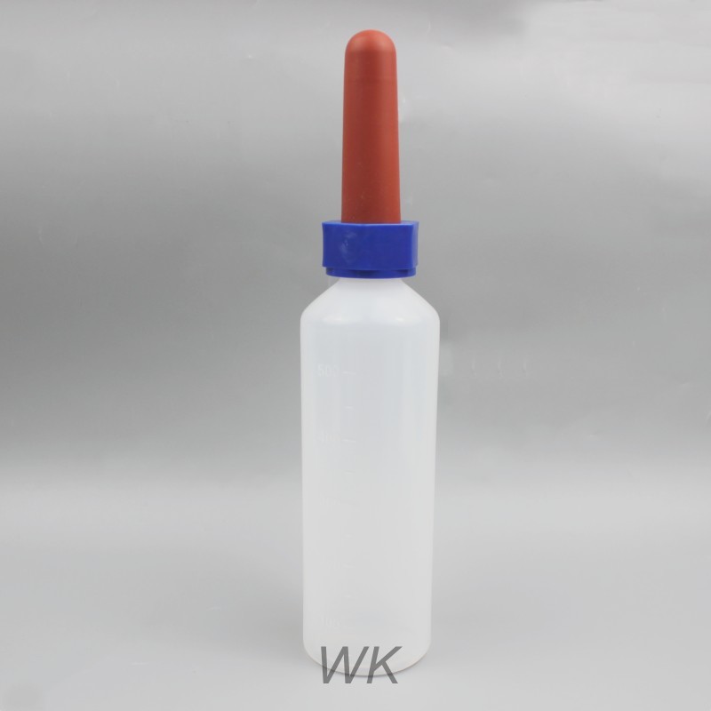 Wholesale 500ml 1000ml Calf Milk Feeders Plastic Animal Feeding Milk Bottles Goat Sheep Milk Feeding Bottle