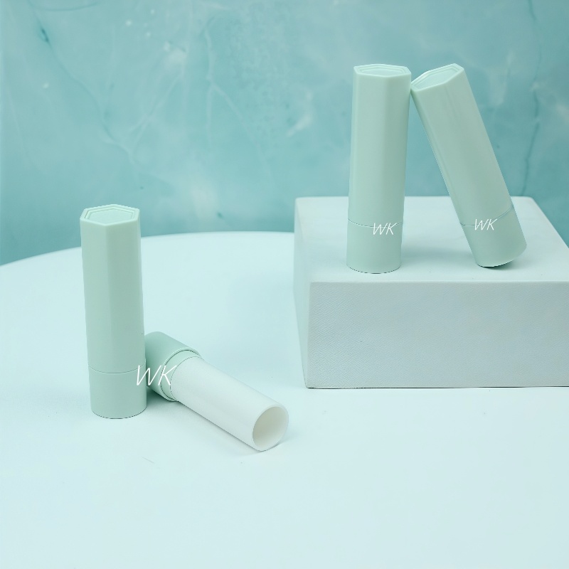 Wholesale Lip Balm Stick Tube and Practical Packaging Empty Lipstick Tube Lip Balm Tubes