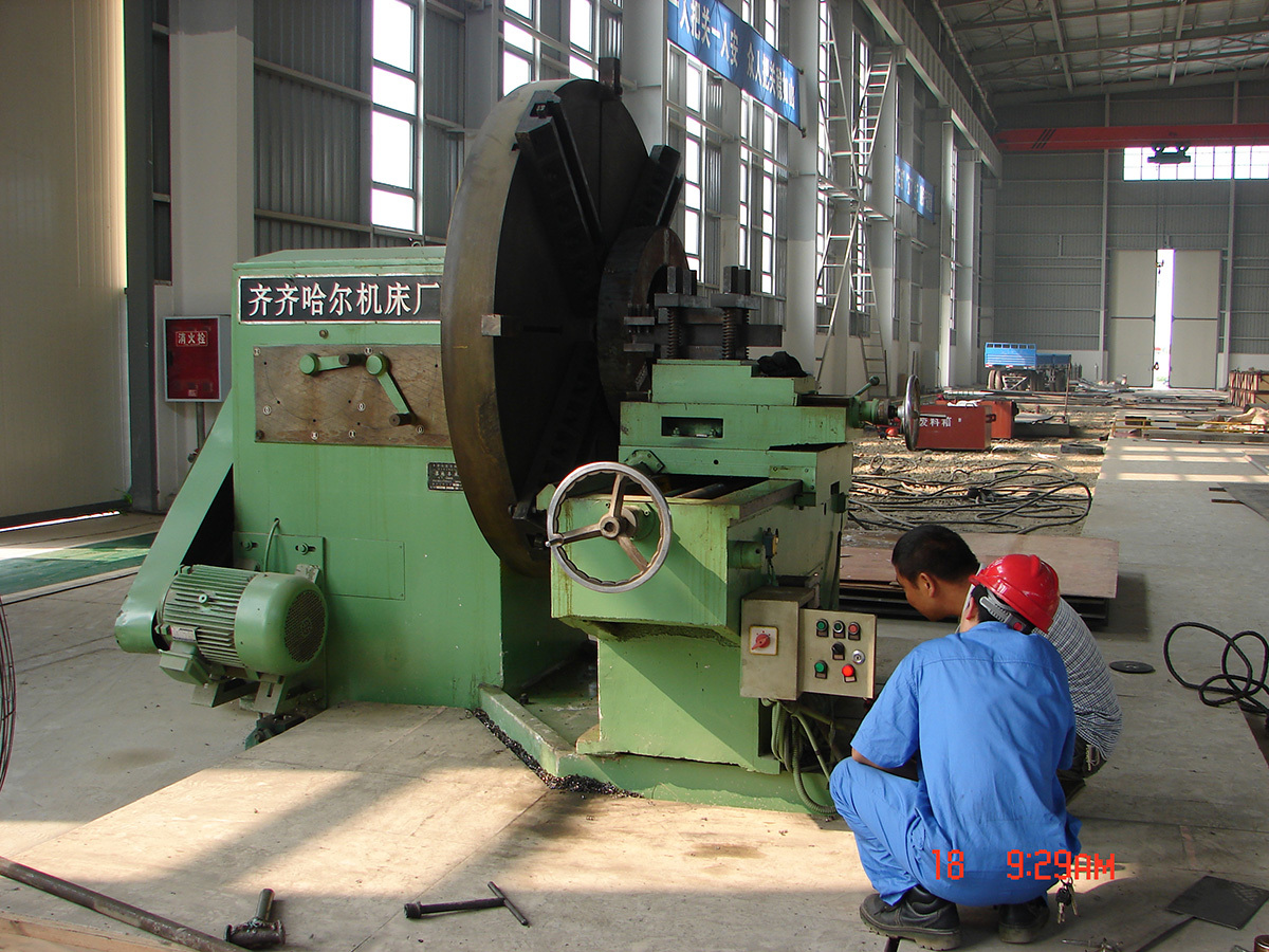 Large head lathe