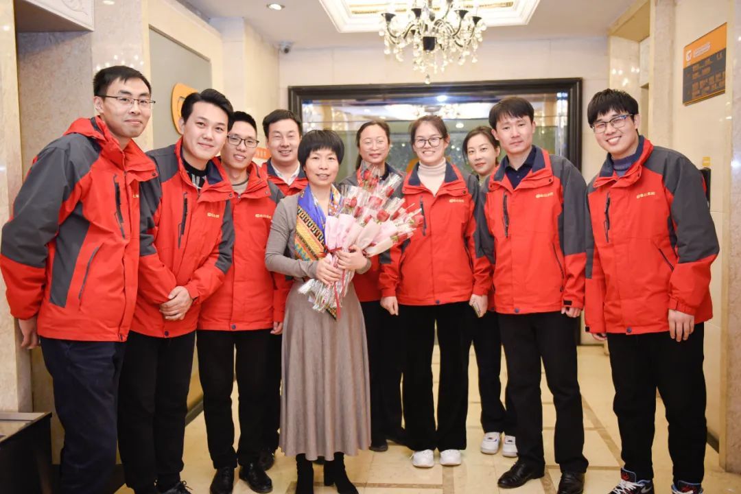 【柔肩擔重任 巾幗綻芳華】春江集團召開(kāi)“三八”婦女節座談會(huì )