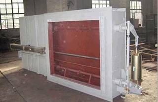 Flue gas duct isolation door