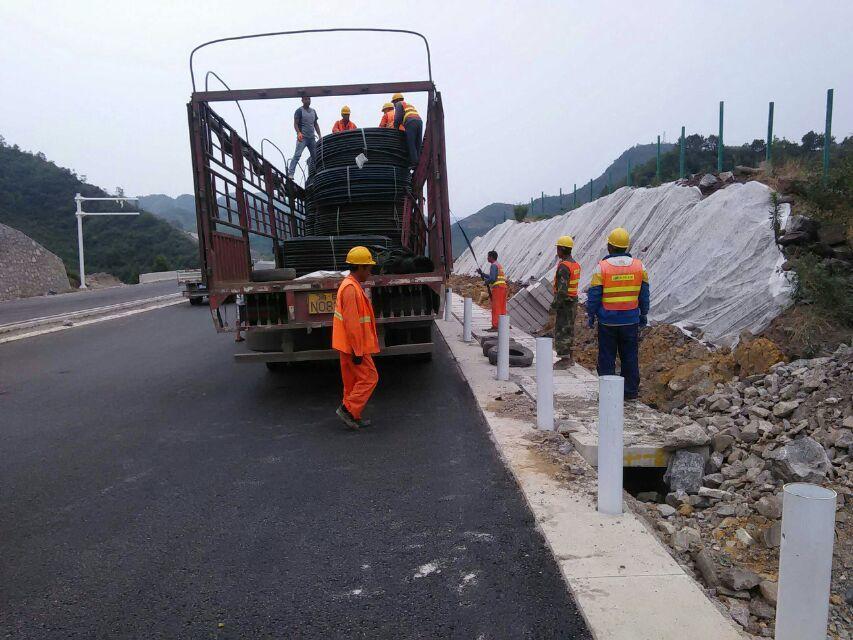 亮誠(chéng)科技北京路安交通機(jī)電工地送貨01.jpg