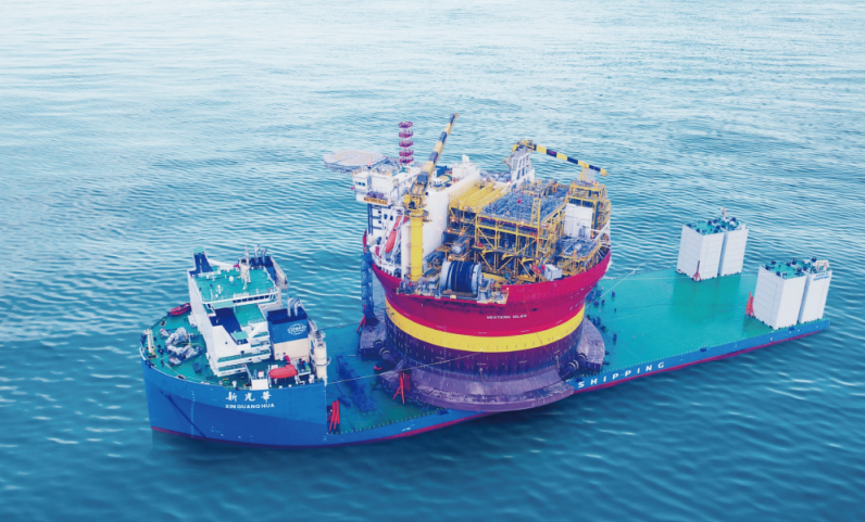 SEMI-SUBMERSIBLE HEAVY LIFT VESSEL