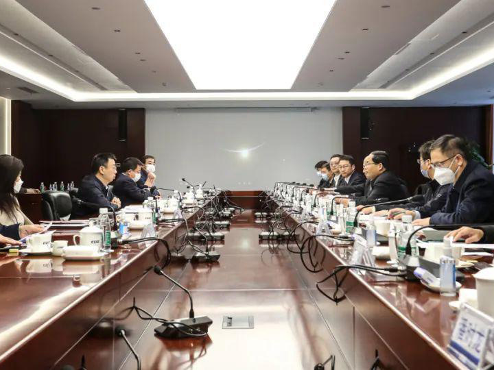 Sheng Jigang Meets with Shan Zhongde, President of Nanjing University of Aeronautics and Astronautics