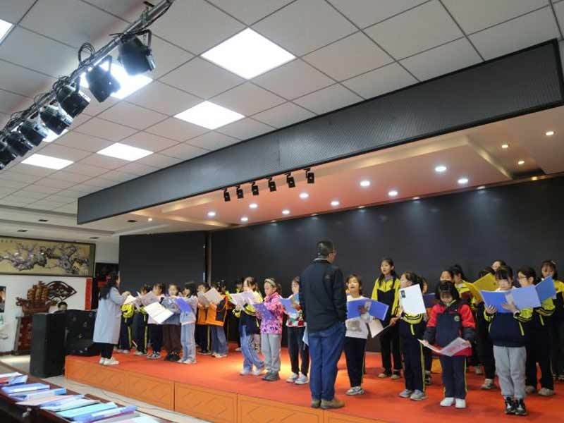 北洋小學邀請合唱指揮程利斌先生為師生作合唱知識技能培訓