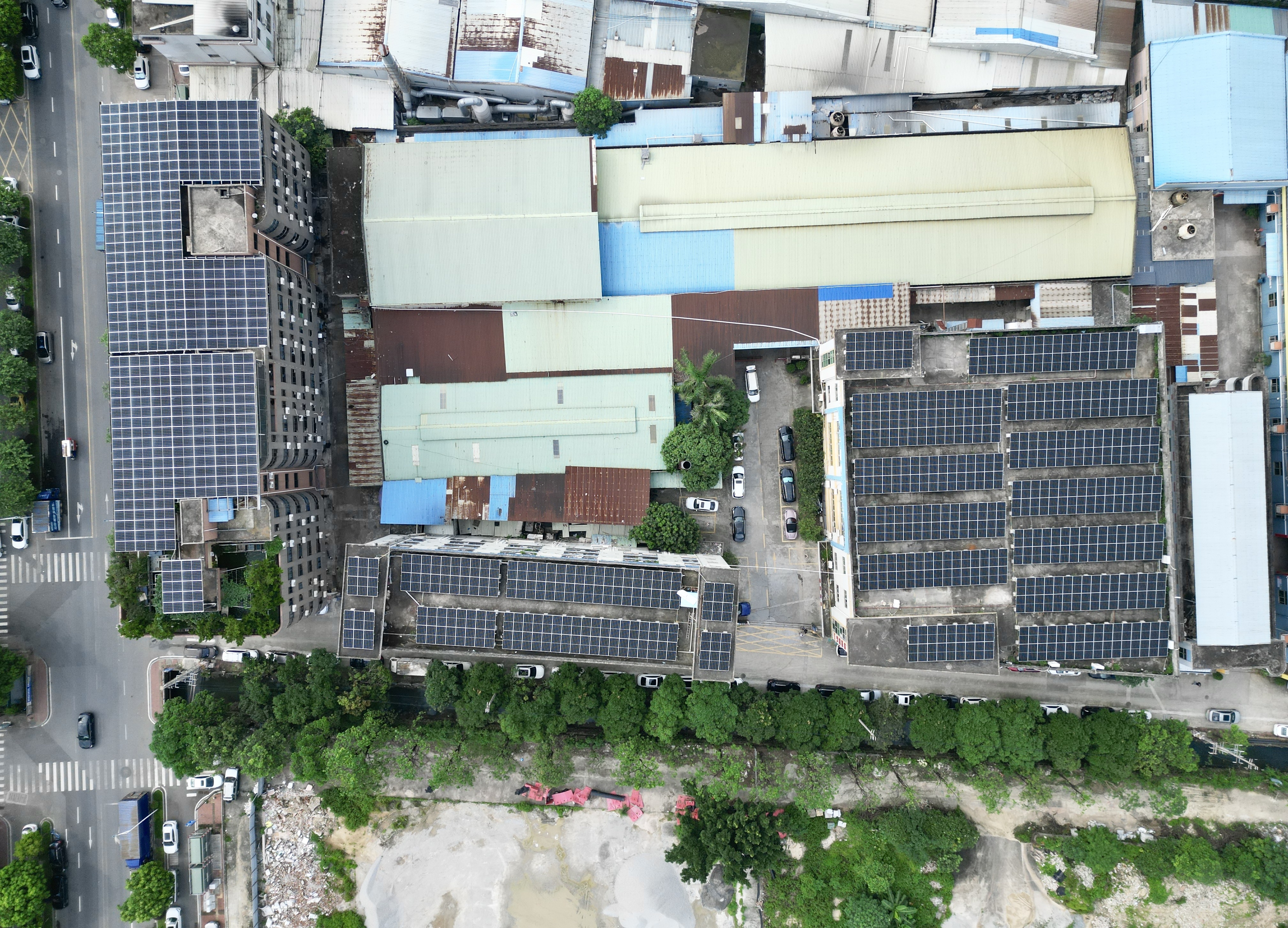 廣東東莞 455kWp  屋頂分布式光伏發(fā)電項(xiàng)目