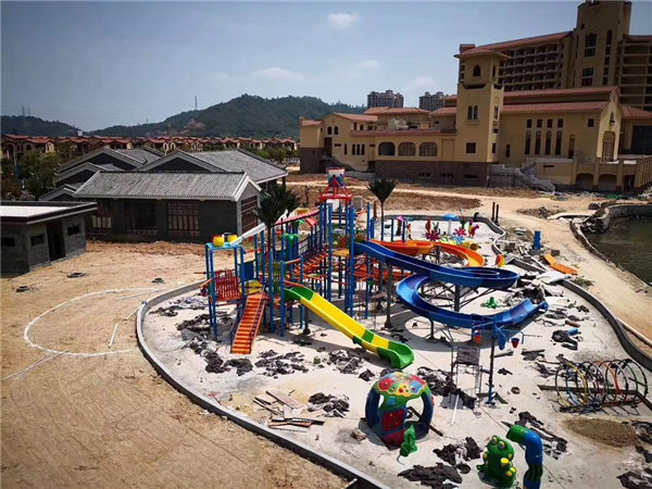 Dazhu Water Park in Dazhou, Sichuan is located in the east of Sichuan Province and the south of Dazhou City. The water park project covers an area of about 50,000 square meters, and has water amusement facilities such as children's water villages, wave pools, cupolas, big horn slides, giant beast bowls, rainbow competition slides, and giant swing slides.