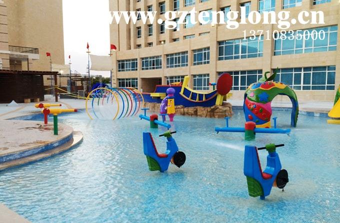 The water park in the Suez Economic and Trade Cooperation Zone in Egypt was designed and built by Guangzhou Tenglong Water Park Equipment Co., Ltd. The cooperation area is located at the southern mouth of the Suez Canal, on the west bank of the Red Sea, close to Insuhana Port and the Suez provincial city, and 120 kilometers away from Cairo. The project was completed in September 2014. The projects include children's slides, medium-sized water villages, children's paddling pools, water products, artificial wave making, water flushing and other equipment. It has been in business for many years and has a good customer experience. It is a good place for local residents to cool off.