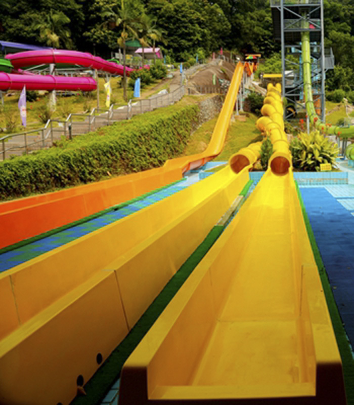 Jiaolong Slide: 12 meters high, 2*82 meters long, 0.8 meters wide, covering an area of 510 square meters