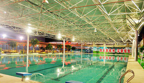 Meizhou Jinpan Water Park is a water park with the theme of "fitness, leisure, and entertainment". It has large water slides such as "fish leaping and dragon" and "rotating combination", standard swimming pools, children's paddling pools, and wave pools. , SPA pool and other water amusement facilities.