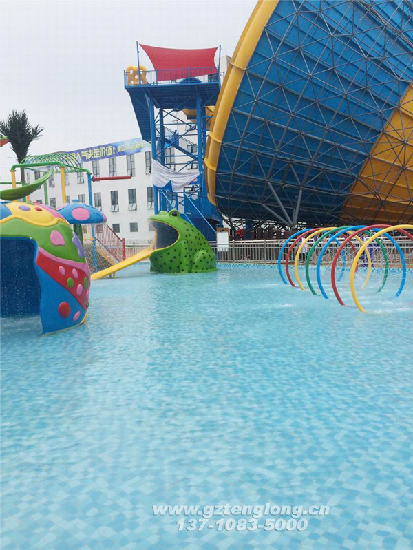 Tianyue Water Park is located in Chuandong Education Park, Bijiang District, Tongren City, with the theme of the Amazon tropical rainforest, integrating amphibious amusement experience.  Water amusement facilities include thrilling loudspeakers, space basins, speed slides, spiral slides, children’s favorite happy villages, lazy rivers, as well as wave pools and rainbow slides that are popular with people. There are also many Tongren special snacks for the grounding gas park; coupled with the high-quality service concept, it will bring tourists a new experience of water amusement that is safe, mysterious, exciting, leisure, and joyful.