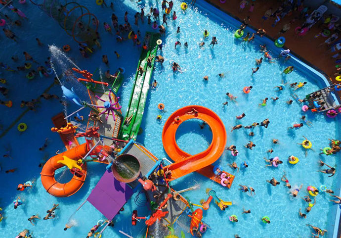 Shilong Bay Water Park gives children a happy water world, with Ocean Star Water Village, special water spray sketches, family slides, and standard swimming pools.