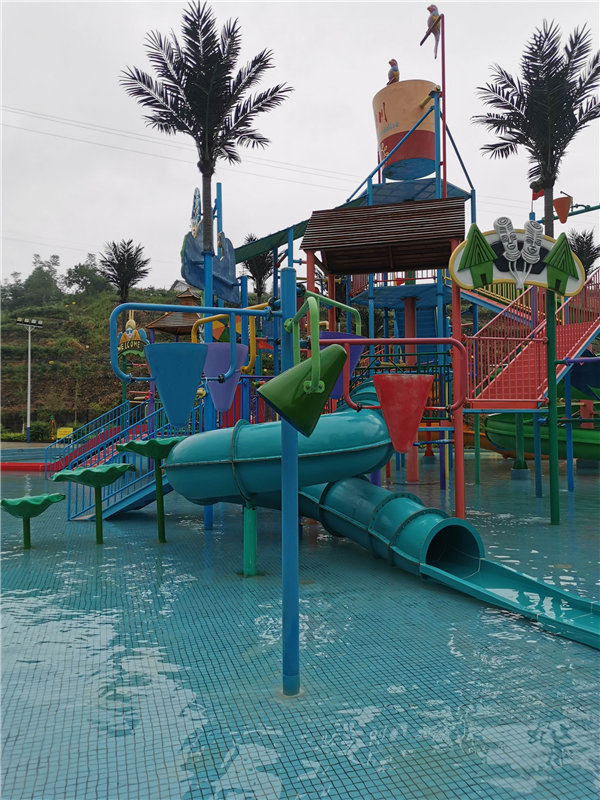Dazhu Water Park in Dazhou, Sichuan is located in the east of Sichuan Province and the south of Dazhou City. The water park project covers an area of about 50,000 square meters, and has water amusement facilities such as children's water villages, wave pools, cupolas, big horn slides, giant beast bowls, rainbow competition slides, and giant swing slides.