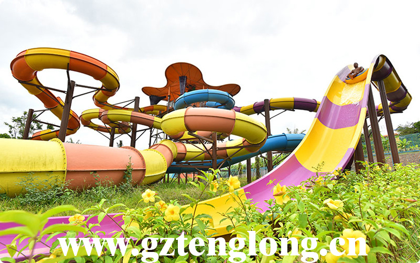 Open/closed spiral slide