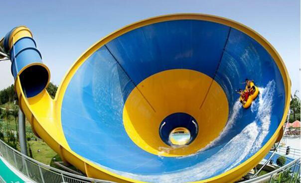 The Guanlan Ecological Water Park introduces advanced foreign technology and many of the world's most advanced water entertainment facilities, sets up various water slides and water activities, and provides amusement projects suitable for tourists of different ages. Including the super horn slide that has won the International Gold Award "Best New Project Award", the thrilling "Rainbow Slide", the popular cupola, children's water village, lazy river, wave pool and other water projects.