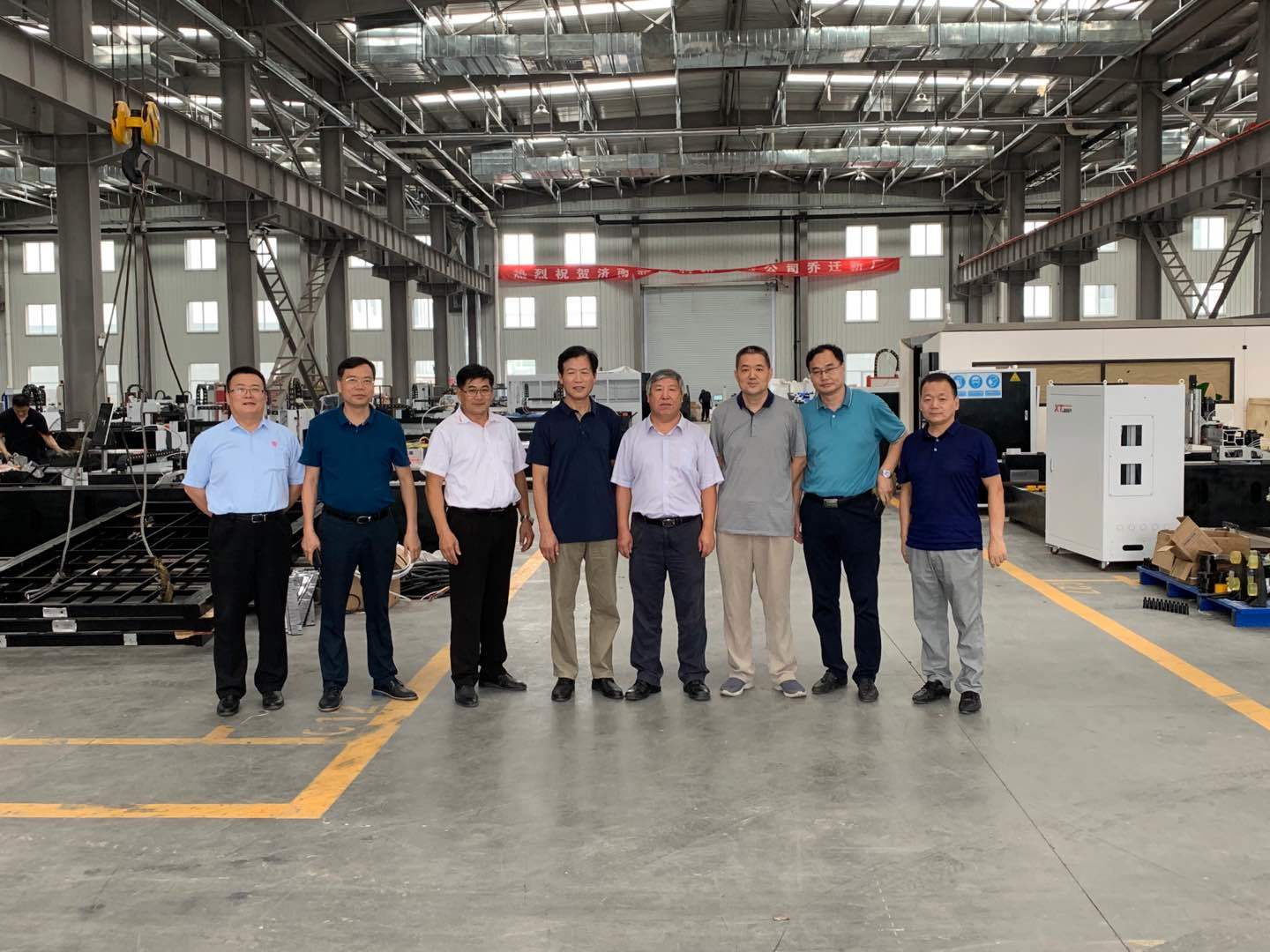 Pratiquer l'innovation scientifique et technologique 丨 Accueillir les dirigeants de l'équipe d'inspection pour visiter Xintian Laser pour inspection et conseils