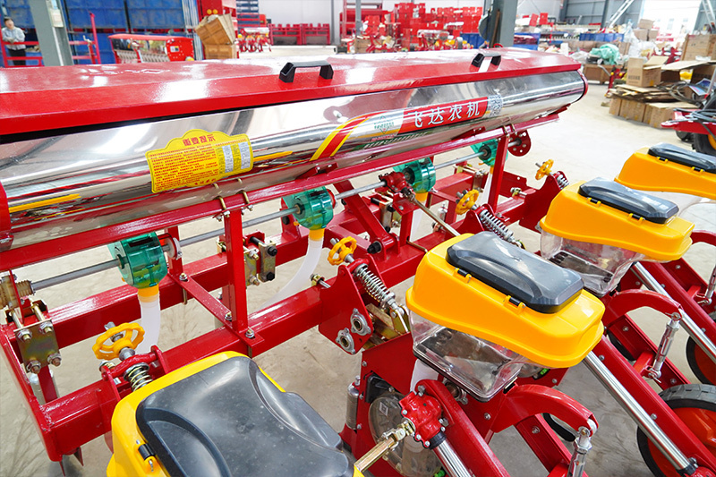 What are the precautions for the maintenance of corn seeder?