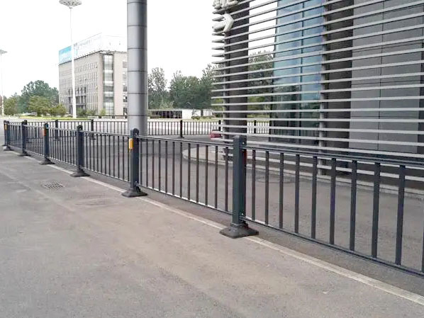 道路隔离护栏
