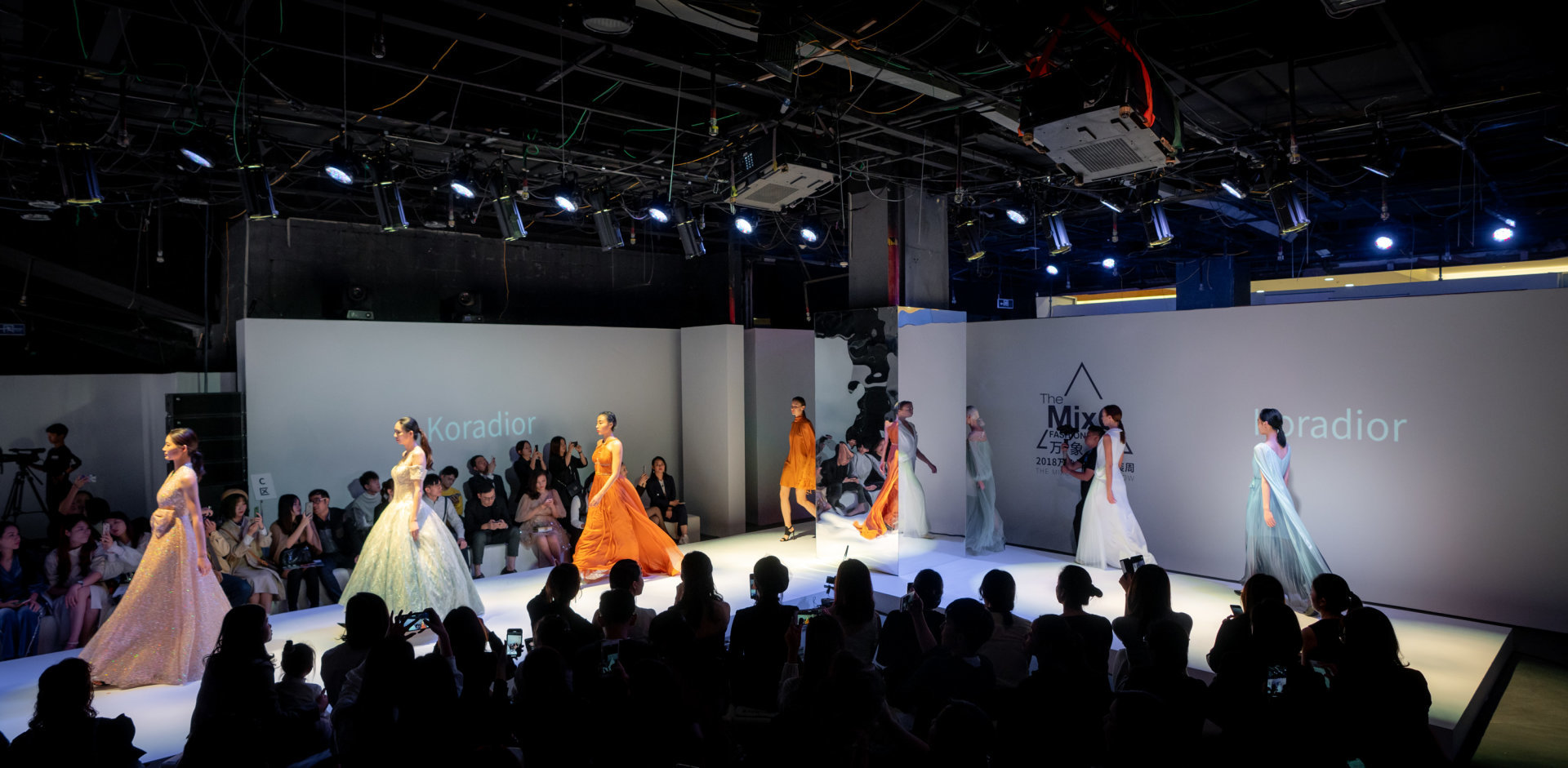Endless Elephant | Nanning Vientiane City Autumn and Winter 2018 Fashion Week