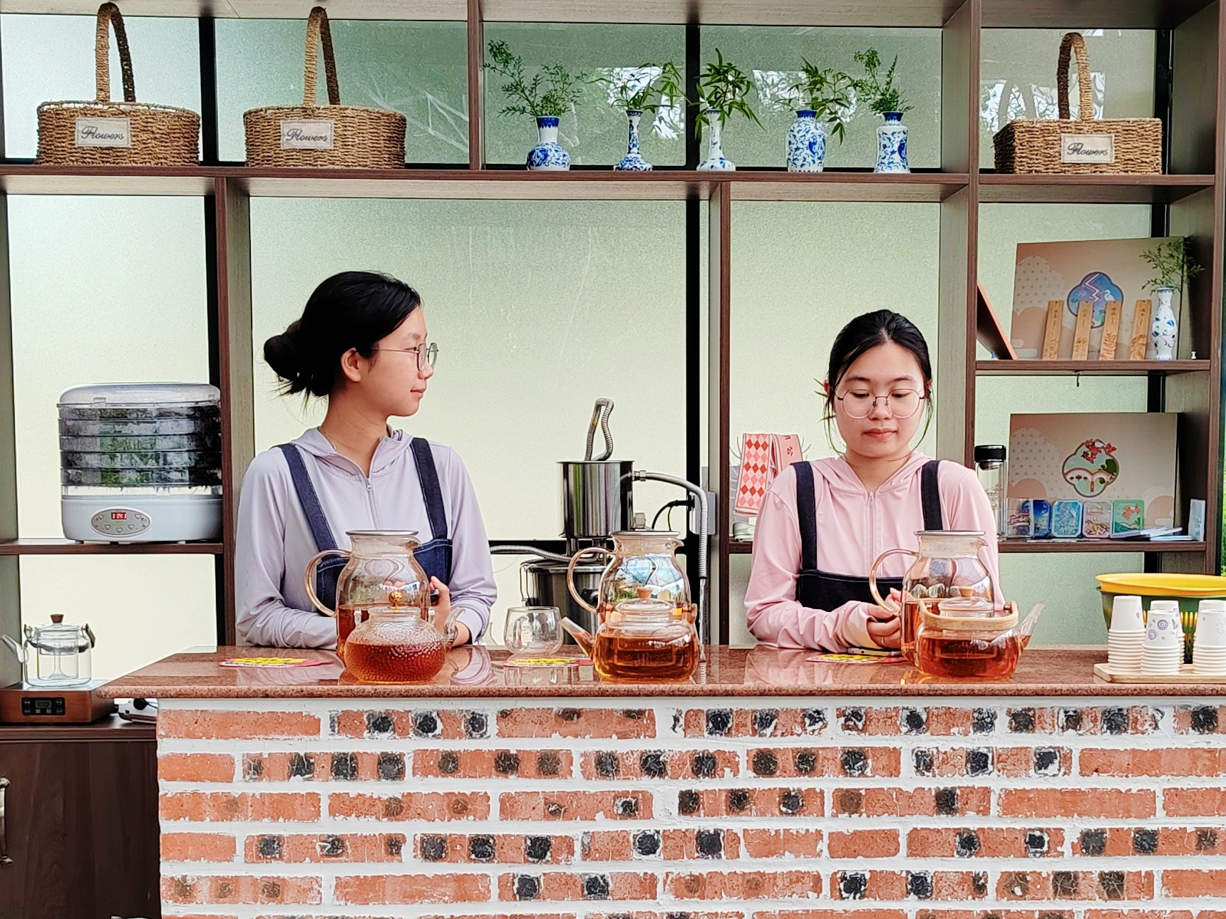 绿美广东 | 广东省林业局、广州市林业和园林局领导莅临参观园林芳香植物实训工坊