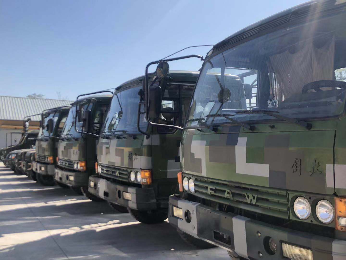 某運(yùn)輸部隊(duì)運(yùn)輸車輛噴涂水性工業(yè)漆