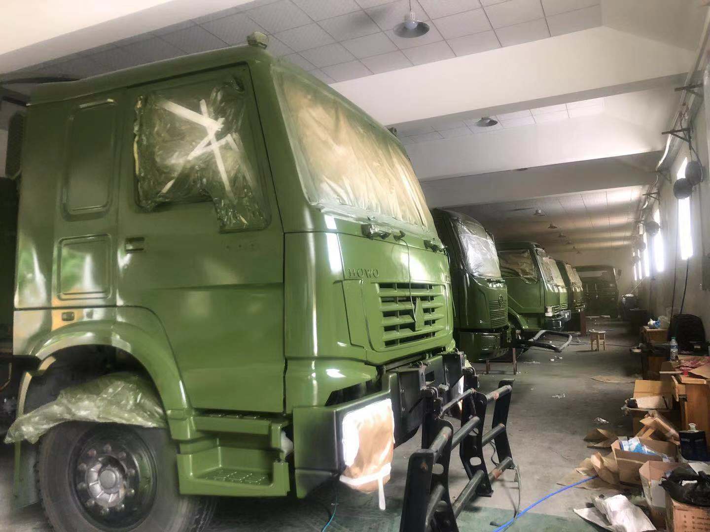 某運(yùn)輸部隊(duì)運(yùn)輸車輛噴涂水性工業(yè)漆