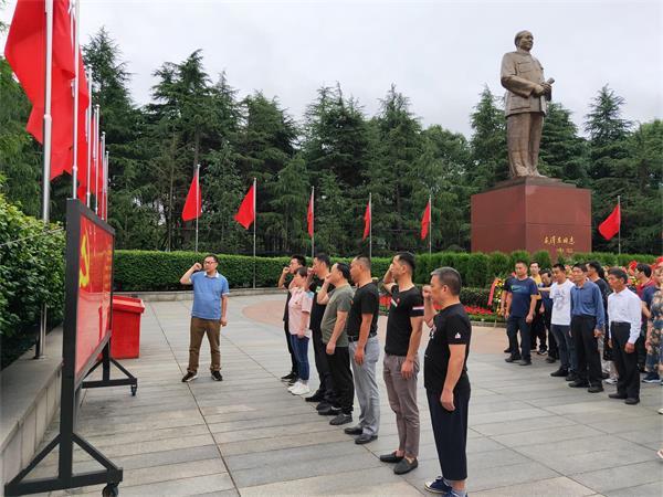 Hubei guangchen Pharmaceutical Branch lanza un viaje cultural rojo en Shaoshan