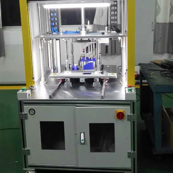 Hot riveting machine