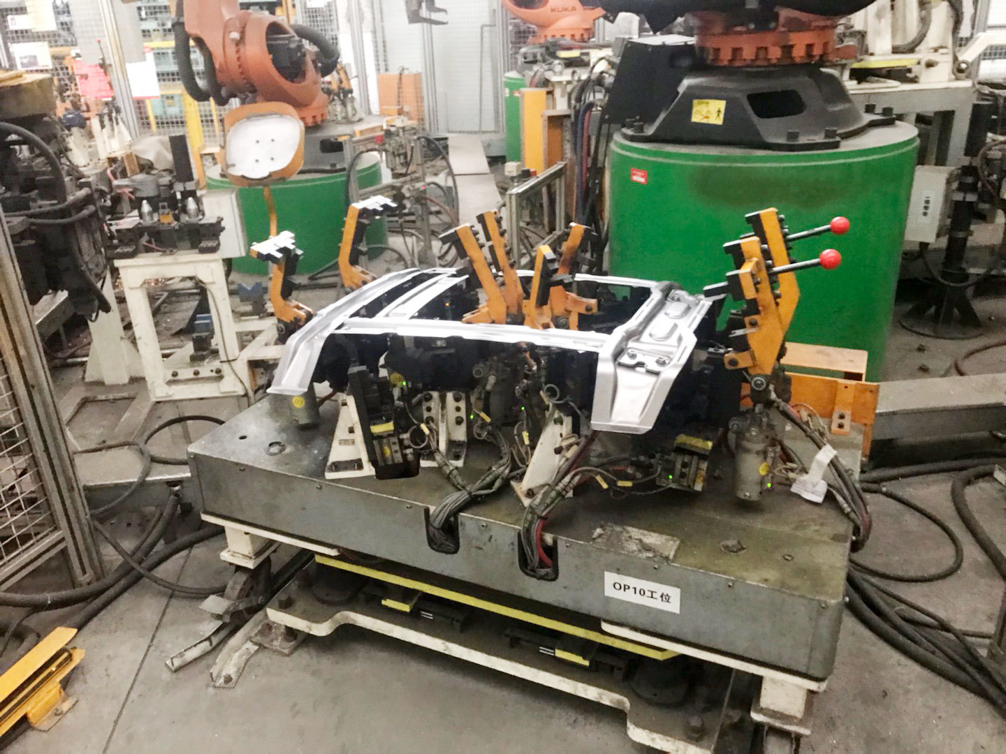 机器人驾驶室车身焊接工装