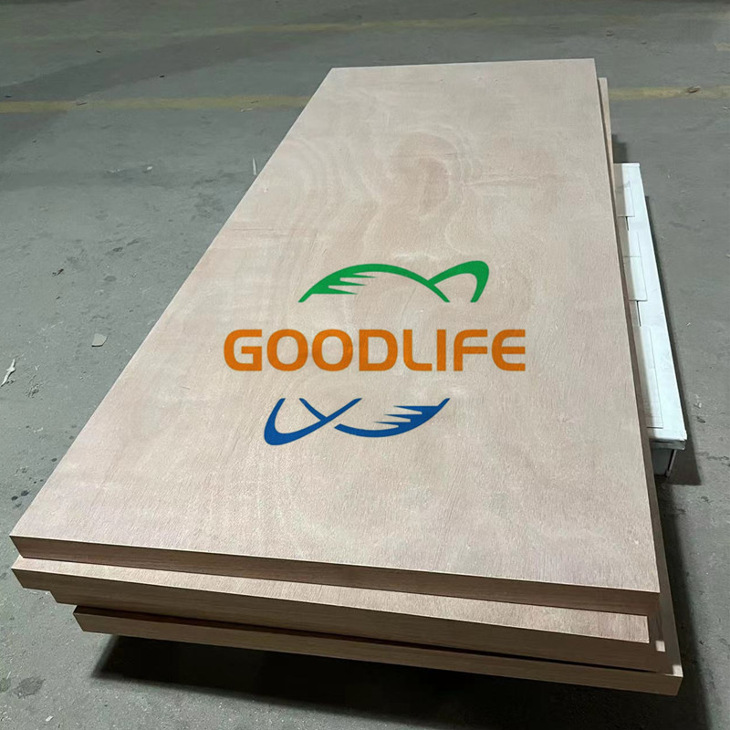 Plywood flush doors