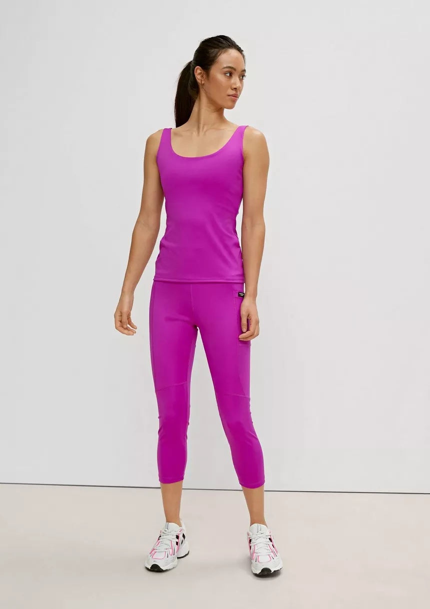 SPORTS TOP WITH A BRALETTE